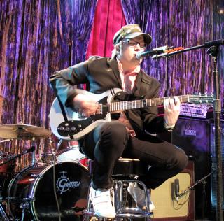 Image: 7385540155_stumponstage-abc931.jpg